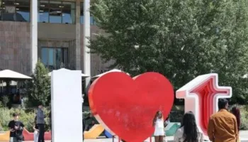 Shqipëria përmes syve të turistëve të huaj: Një vend i mrekullueshëm, Tirana mbresëlënëse