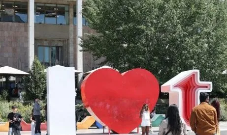 Shqipëria përmes syve të turistëve të huaj: Një vend i mrekullueshëm, Tirana mbresëlënëse