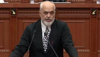 ‘Shqiptarët do ua japin ballit’, Rama debat me opozitën në orët e para të mëngjesit: Ju përzënë nga protesta-amanet mushkat…