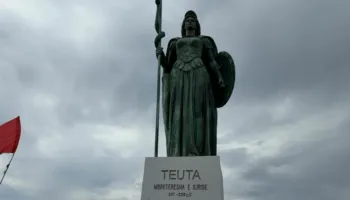 Shtatorja e Mbretëreshës Teuta vendoset te “Ballkoni Panoramik”