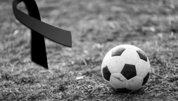 Shum e rënd: Futbollisti njohur 20-vjeçar humb jetën pas një aksidenti të rëndë