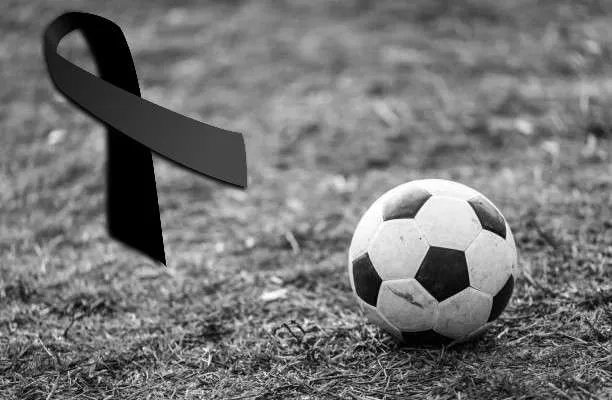 Shum e rënd: Futbollisti njohur 20-vjeçar humb jetën pas një aksidenti të rëndë