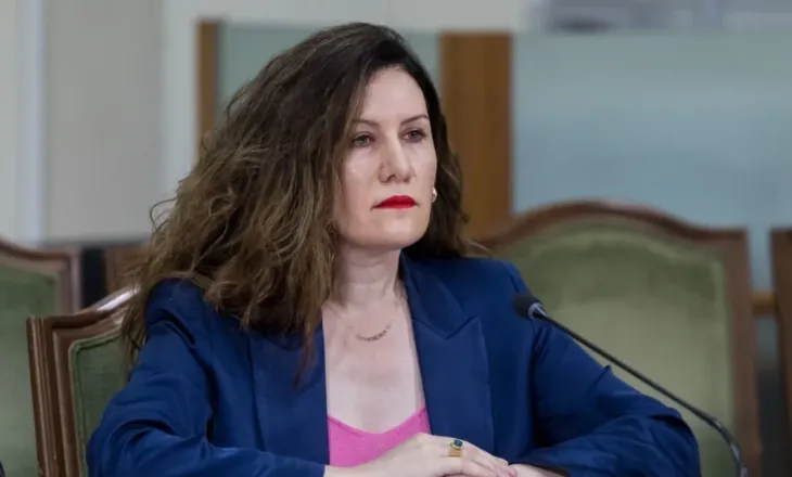 Skandali i AKSHI-t/ SPAK kërkoi “arrest shtëpie” për drejtuesen e SHISH, ndalohet në Morinë Vlora Hyseni
