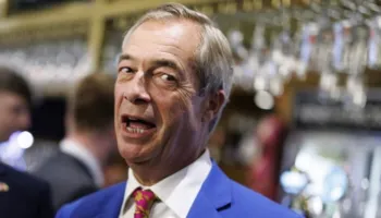 Skandali i ri financimit trondit partinë e ekstremistit Nigel Farage në Britani! Dy nga drejtuesit e saj japin dorëheqjen
