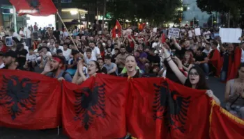 Sot në ditën e 99-të të protestës, qytetarët pritet të rikthehen para godinës së Kryeministrisë për të vijuar tubimin