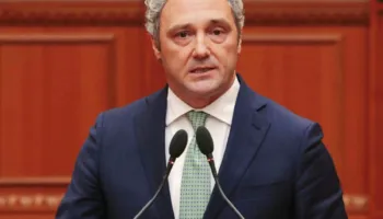 Spahia: Kur Belinda u kërkonte shqiptarëve të kursenin energjinë, kupola e pushtetit pasurohej me vila luksoze