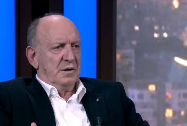 “SPAK ka marrë rolin e portaleve”- Analisti Leka: Publikon mesazhe me histori rozë e denigruese! Pse nuk merret me çështje madhore si 21 Janari?