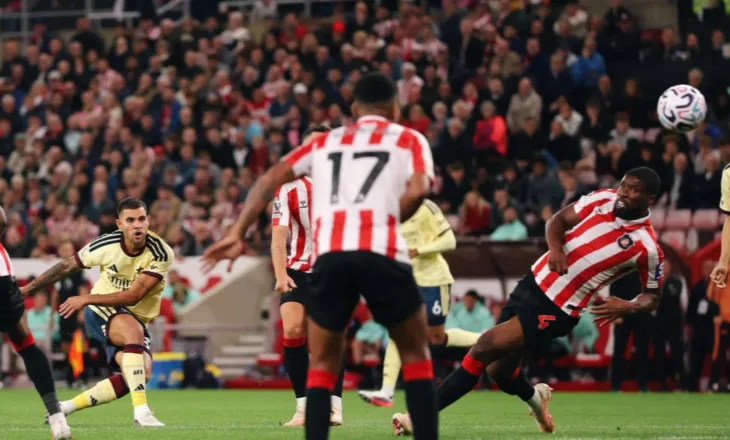 Sunderland ndëshkohet nga ligji i pashkruar i futbollit, Arsenal vuan por del me 3 pikë nga “Stadium of Light” (video)