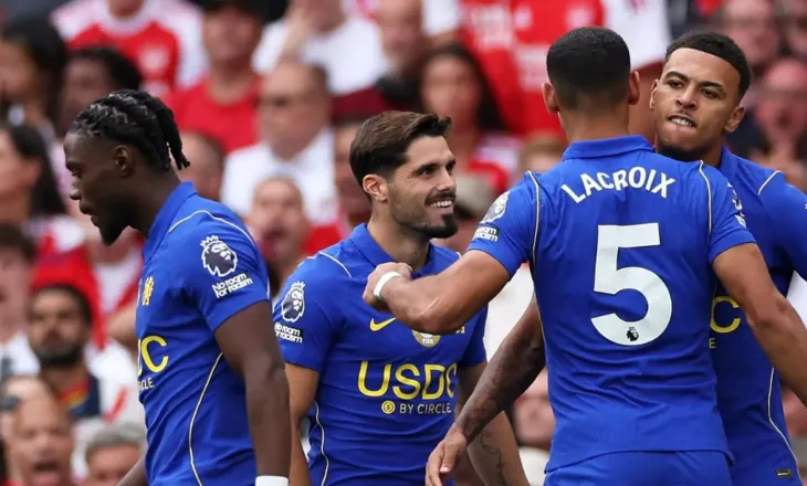 Super derbi në “Emirates”, Arsenal dhe Chelsea bëjnë “paqe” për pjesën e parë (video)
