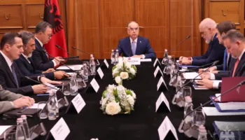 SYRI TV/ Begaj mbledh këshillin e Sigurisë Kombëtare, asnjë diskutim për kompromentimin e SHISH! Ul Ramën përballë Spahos