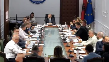 SYRI TV/ Debate për pagat e gjyqtarëve në komisione, Bardhi: S’mund t’i trajtojmë me lëmoshë gjyqtarët