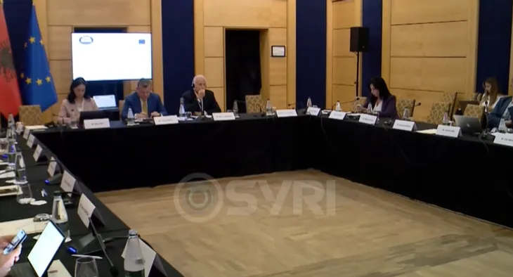 SYRI TV/ Eurodeputetja ‘shuplakë’ Ramës për turizmin, Xhema: Suksesi s’matet te hyrje-daljet në Rinas