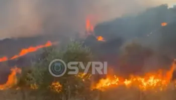 SYRI TV/ Zjarret e shtatorit, djegin vendin, në gjirin e Lalzit digjet një banesë