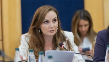 Tabaku ngre alarmin në Komitetin Shqipëri-BE: S’ka transparencë, Parlamenti mbron interesat e një grupi njerëzish