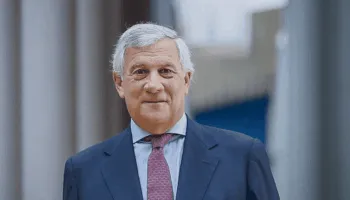 Tajani: Italia nuk është në luftë, por BE-ja duhet të forcojë misionin detar në Detin e Kuq