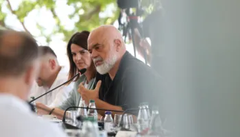 Takimi i përjavshëm i “Pranisë Besnike”, Rama publikon pamjet: Ju uroj një fundjavë të mbarë