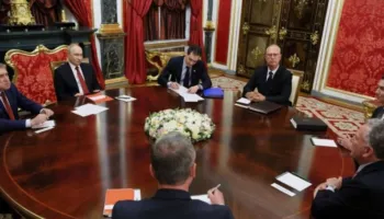 Të dërguarit e Trump nisen drejt Kievit pas takimit me Putin në Moskë