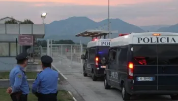 Të kërkuar në Itali dhe Kosovë, arrestohen në Rinas dy persona