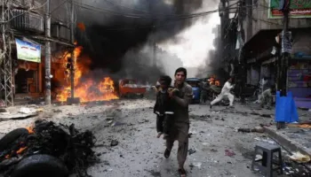 Të paktën 15 të vdekur e 50 të plagosur nga shpërthimi i një makine-bombë në Pakistan