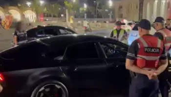 Të përfituara nga veprimatri kriminale? Lambo, Range Rover dhe Audi-Policia ‘në sitë’ makinat luksoze