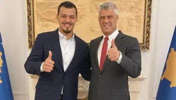 “Të presim në Kosovë, bab!”/ Reagimi i djalit të Hashim Thaçit pas “Marshit për Liri”