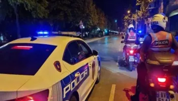 Të shtëna me armë zjarri në Laprakë, dy të plagosur, gjendet automjeti i braktisur nga autorët (EMRAT)