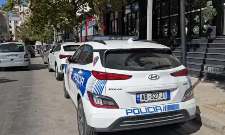 Të shtëna në Urakë/ Qëllohet një makinë, gjendet një automjet i djegur