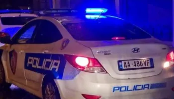 Të shtënat në Laprakë, të plagosurit “kyçin” gojën, autori shpallet në kërkim (EMRI)