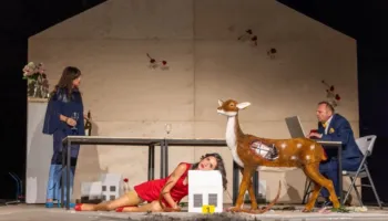 Teatri i Prizrenit sjell në Amfiteatrin Antik të Durrësit dramën “Pylli”
