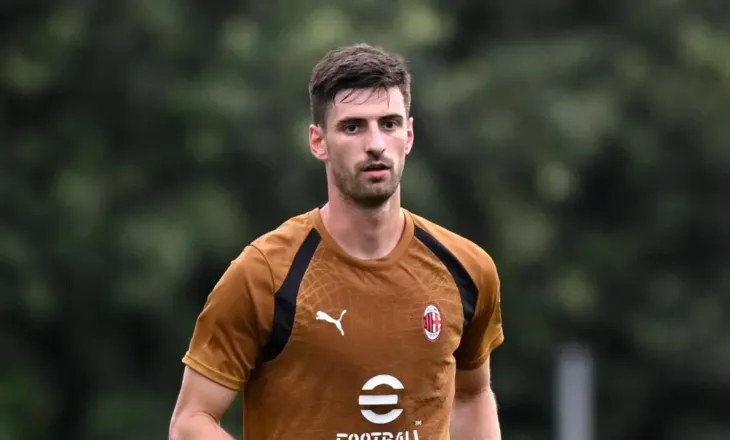 Telashe për Milan, mbrojtësi titullar dëmtohet dhe rrezikon sfidën me Juventus