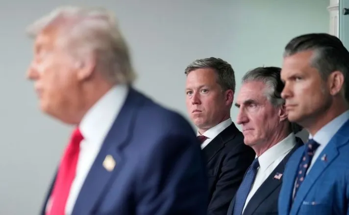 Tensione dhe krisje brenda Pentagonit, Sekretari i Ushtrisë amerikane i dorëzon dorëheqjen Trump, shkak përplasja me Hegseth