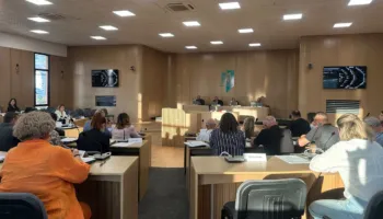 Tensione dhe përplasje në Këshillin Bashkiak/ Elbasani i hap rrugë bashkimit me Cërrikun dhe Belshin