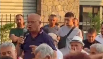 Tensione në dëgjesën për Territorialen në Prrenjas, banorët e Rrajcës kundër shkrirjes së bashkisë! I kërkojnë llogari deputetëve të PS
