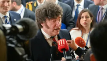 Tensionet për ishujt Falkland rriten, Argjentina kërcënon Britaninë me betejë ligjore