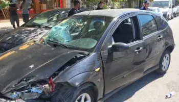 Tentuan parakalimin pa i hapur rrugë njëri-tjetrit, përplasen tre makina në Lushnjë