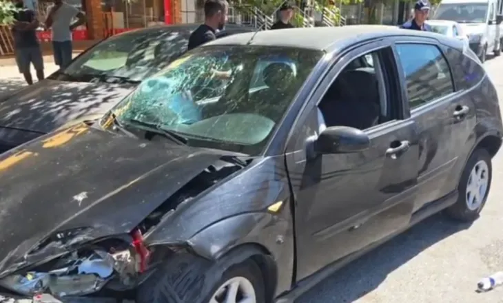 Tentuan parakalimin pa i hapur rrugë njëri-tjetrit, përplasen tre makina në Lushnjë