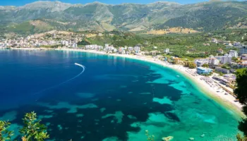 “The Independent” rekomandon Shqipërinë: Mes Rivierës dhe Alpeve, një vend jo vetëm për pushime e turizëm!