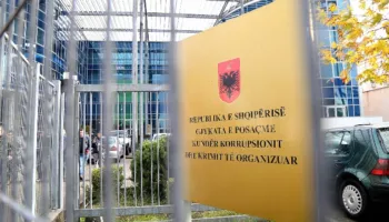 Thellohet përplasja për rregulloren e re! Avokatët nuk tërhiqen nga bojkoti, GJKKO i gjobit