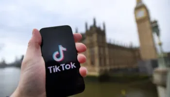TikTok-u gjobitet me 12,7 milionë paund për shkelje të rregullave të sigurisë së fëmijëve