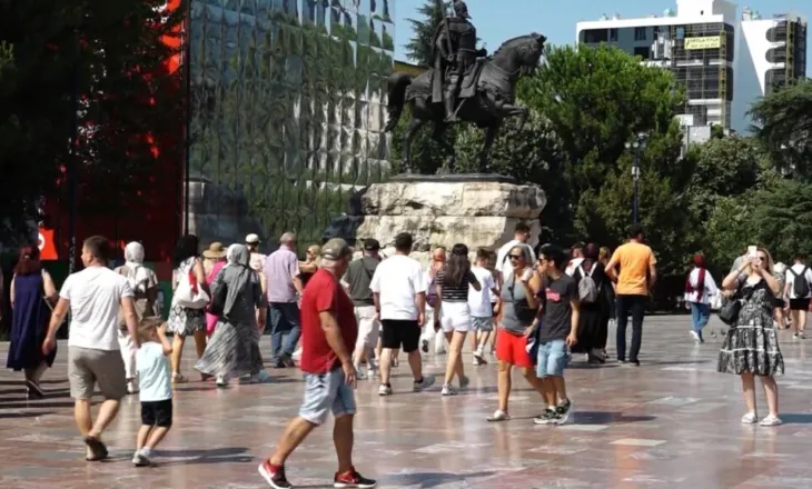 Tirana, mes 5 destinacioneve më ekonomike të Evropës për vjeshtë