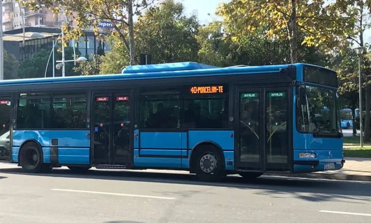 Tjetër kompensim për transportin publik, autobusët rikthehen me kapacitet të plotë