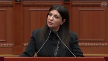 Topalli-Peleshit: Je numri 2 i Republikës dhe nuk flet një fjalë për ish-shefen e SHISH, të sugjeroj dorëheqjen
