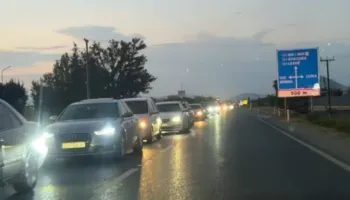 Trafik i rënduar në aksin Lezhë-Milot, qytetarët prej disa orësh të ‘bllokuar’