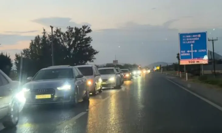 Trafik i rënduar në aksin Lezhë-Milot, qytetarët prej disa orësh të ‘bllokuar’