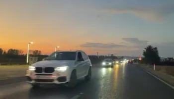 Trafik i rënduar në aksin Lezhë-Milot, radhë kilometrike pas kthimit nga bregdeti