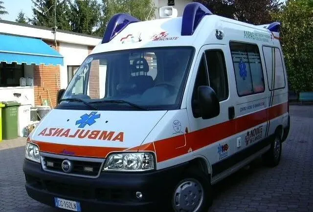 Tragjedi në Cërrik, humb jetën 21-vjeçari pas përplasjes së motorit me shtyllën, plagoset edhe një 17-vjeçar