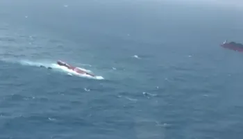Tragjedi! Përmbyset anija me pasagjerë, 129 persona të zhdukur