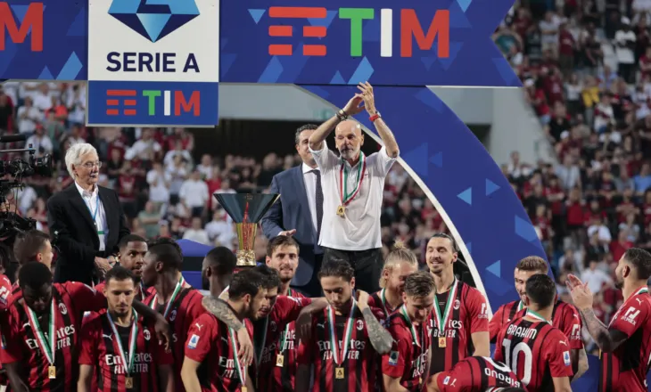 Trajneri që i dha Milan titullin e fundit kampion në Serie A drejt transferimit në Turqi te skuadra e Salah