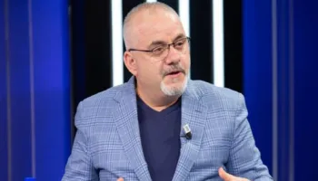 TRE TAKIME NË DITË ME NJË NGA SHEFAT E KRIMIT/ Artan Hoxha ngre pikëpyetje për ish-drejtoreshën e SHISH