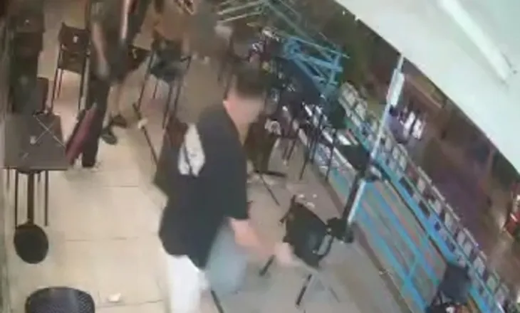 Tre të rinjtë e plagosur me thikë në Sarandë/ Del VIDEO
